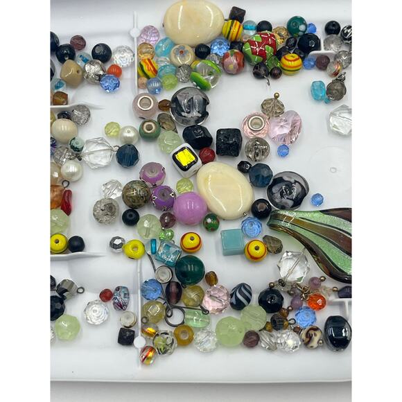 One Pound Mix of Assorted Glass Beads for Jewelry Making, Craft, Repurpose LOT 8 - Picture 3 of 7